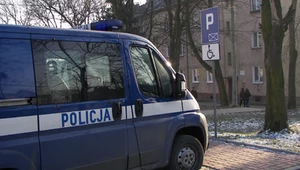 Policja: widelec i inwalidzi