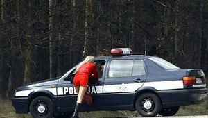 Tirówki, żebracy i policjanci...