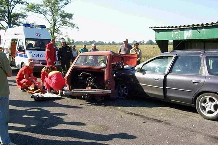 Stare samochody, fatalne drogi...