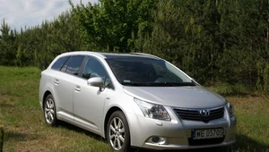 Toyota avensis - test