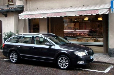 Skoda superb combi