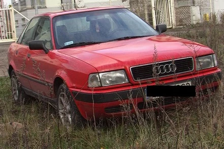 Skradzione audi 80 z początku lat dziewięćdziesiątych