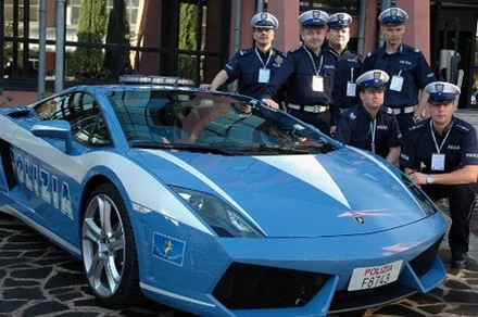 Polska policja i lambo