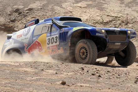 Carlos Sainz (Volkswagen Race Touareg) na V etapie Rajdu Dakar