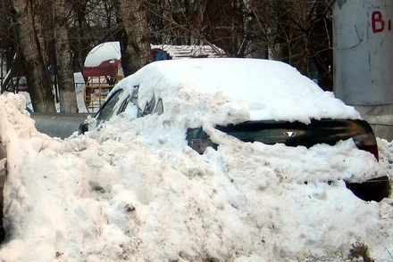 Zgubił auto pod śniegiem...