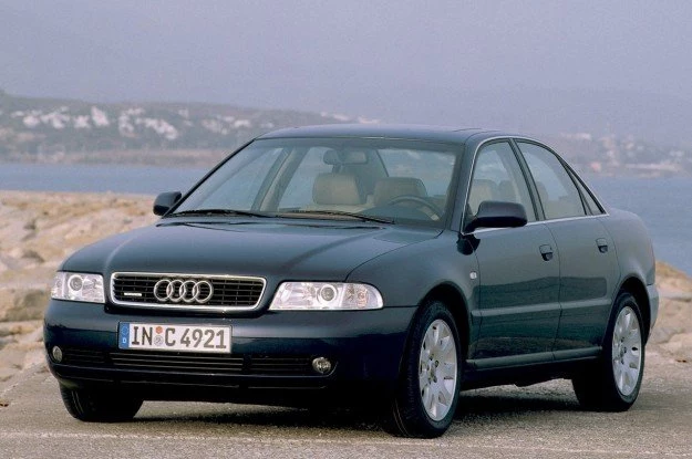 Ciemne audi A4 - marzenie tysięcy Polaków