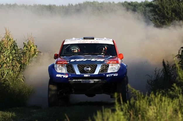 Załoga Krzysztof Hołowczyc / Jean-Marc Fortin na tarsie Hungarian Baja