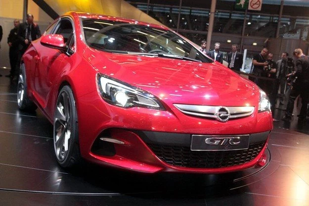 Opel astra GTC paris