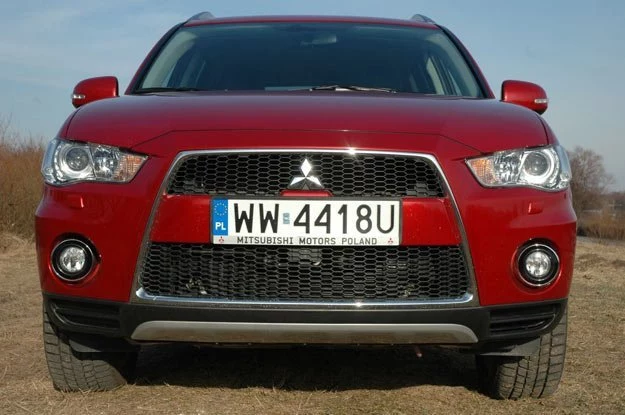 Mitsubishi outlander, lider sprzedaży...