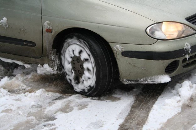 Na drogach panują trudne warunki do jazdy