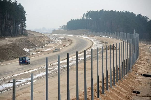 Budowa autostrady A1. Odcinek ma być gotowy do końca 2011 roku. Fot: Wojciech Stróżyk