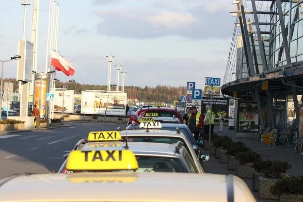 Policja rozbiła gang taksówkarzy... / fot. Michal Fludra