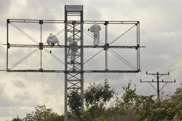 Zbyt duże i jasne telebimy mogą stwarzać zagrożenie