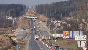 Dlaczego drogi budowane są z opóźnieniami?