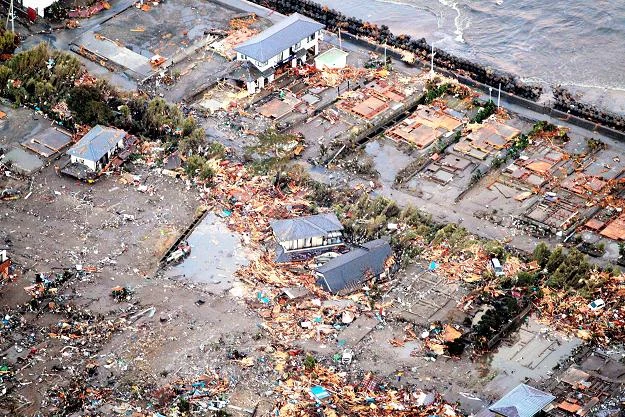 Największe zniszczenia spowodowało nie trzęsienie a fala tsunami