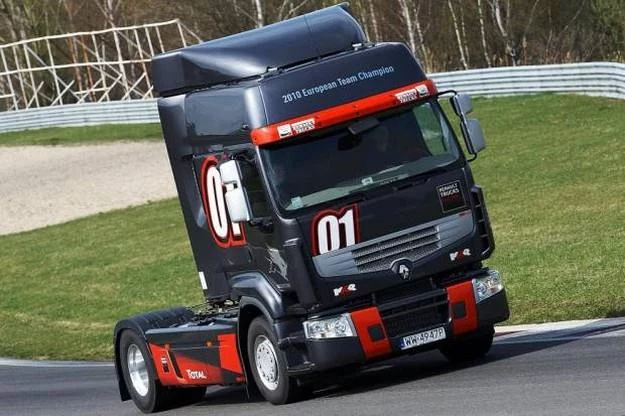 Renault premium route truck racing