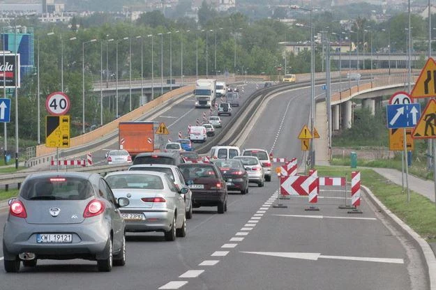 Ul. Turowicza w Krakowie została wybudowana 7 lat temu kosztem 50 mln zł. Rozpoczął się jej remont