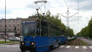 Droga hamowania tramwaju jest bardzo długa