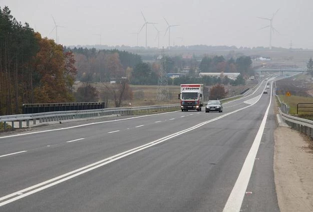 Lewy pas służy do wyprzedzania / Fot: Łukasz Jóźwiak