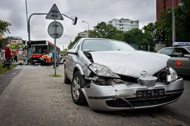 Dlaczego Polacy masowo giną na drogach?