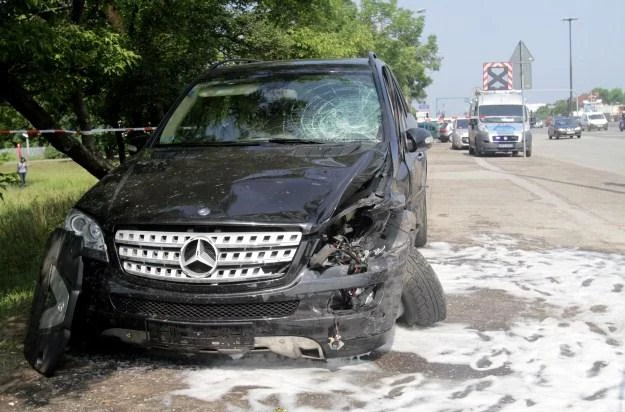 Kierowca mercedesa uciekł, ale zgłosił się na policję