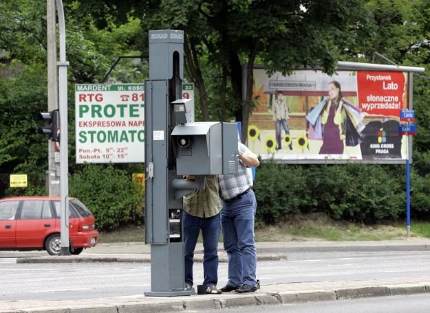 Szare puszki będą oklejane na żółto. Ale to potrwa... / Fot: Michał Niwicz