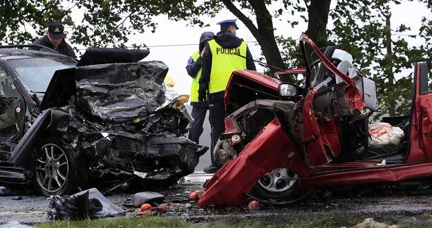 W wypadku zginęły wszystkie cztery osoby jadące peugeotem