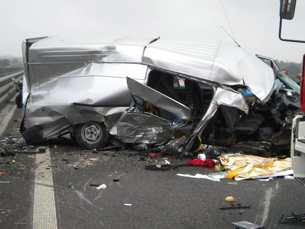 W wypadku zginął pasażer transita / Fot: ratownictwo.opole.pl