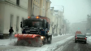 Zaczęło sypać. Sprawdź warunki na drogach