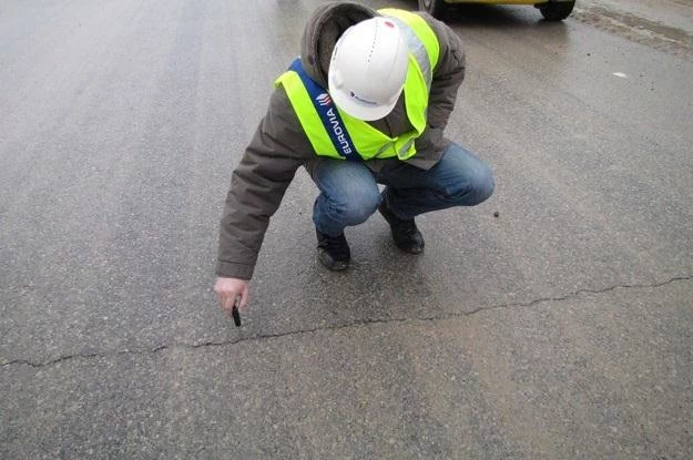 Dlaczego autostrady pękają?