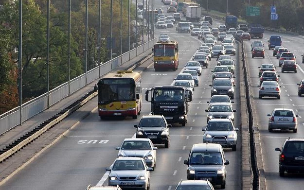 Jak sprawić, by ludzie przesiedli się do autobusów? / Fot: Wojciech Traczyk