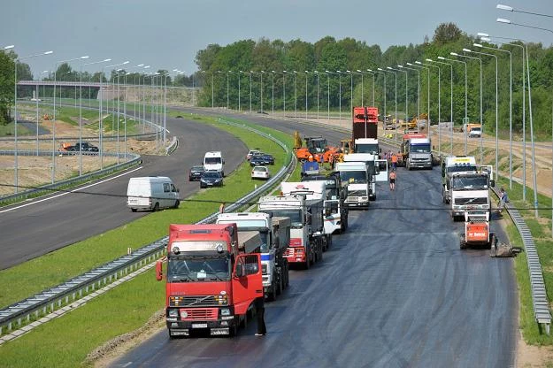 Kryterium najniższej ceny spowodowało, że wykonawcy mają kłopoty