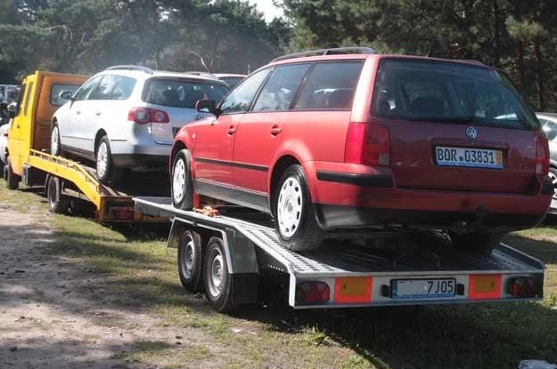 Polacy, podobnie jak reszta Europy, kupują auta za 10 pensji. Tylko, że stare...