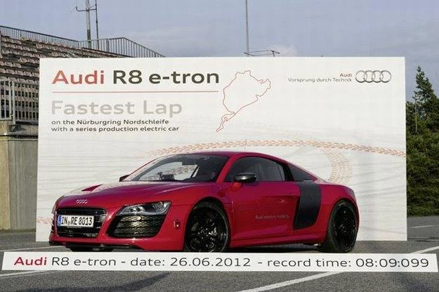 Audi R8 e-tron na Nurburgringu