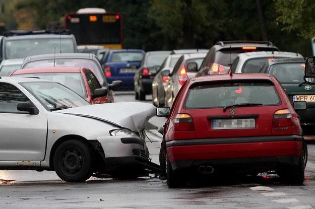 Jak poznać, czy auto ma wypadkową przeszłość / Fot: Mariusz Grzelak