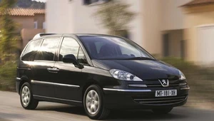 Peugeot 807. Ma już 10 lat i... przeszedł lifting