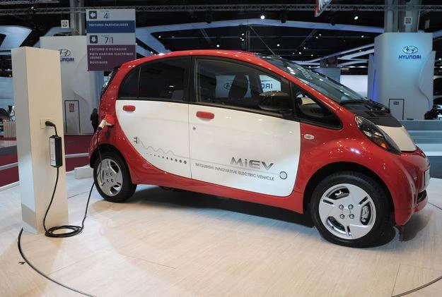 Miejski elektryczny mitsubishi i-MiEV kosztuje ponad 120 tys. zł