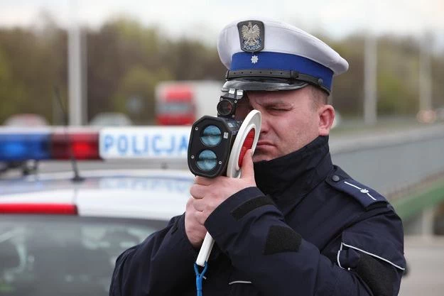 Policja się zbroi, ale kierowcy mogą się bronić / Fot: Tomasz Radzik