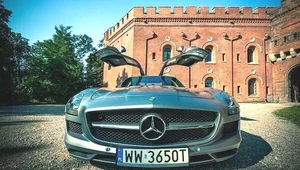 Mercedes SLS AMG w oczach pewnej blondynki