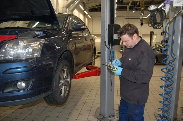 Przemysł motoryzacyjny daje pracę wielu ludziom