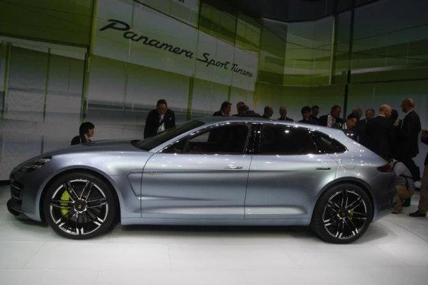 Porsche panamera sport tourismo w Paryżu