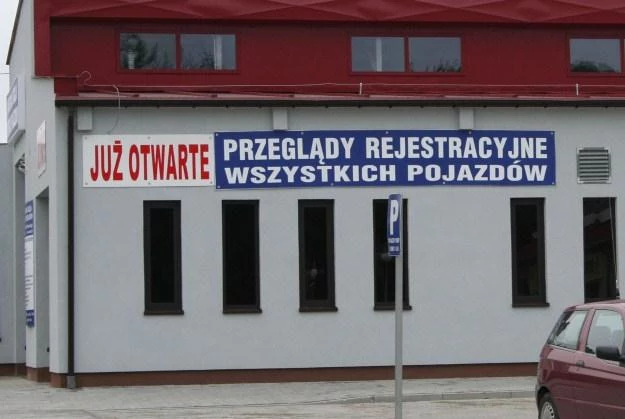 Czy przegląd będzie się kończył naklejką na szybie?