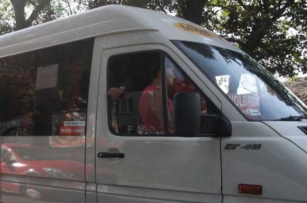 Bus na trasie Kraków - Wolbrom, szpilka już by się nie zmieściła