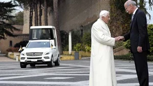 Papież dostał dwa nowe Mercedesy