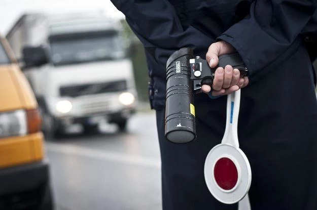 Policjanci mogą się mylić. Czasem nie warto przyjmować mandatu / Fot: Tymon Markowski