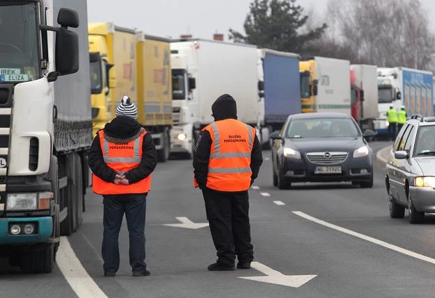 Przez Olszyn jeżdżą całe pociągi tirów...