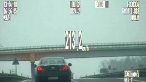 Jechał Infiniti 213 km/h. A ponoć wolno było tylko 100...