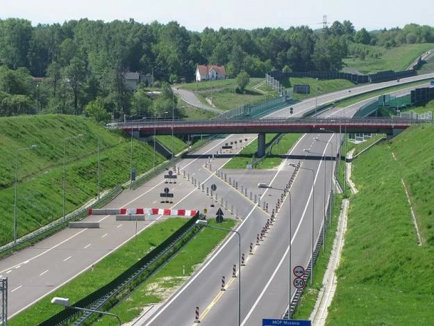 Cała autostrada jest gotowa. Tylko most nie...