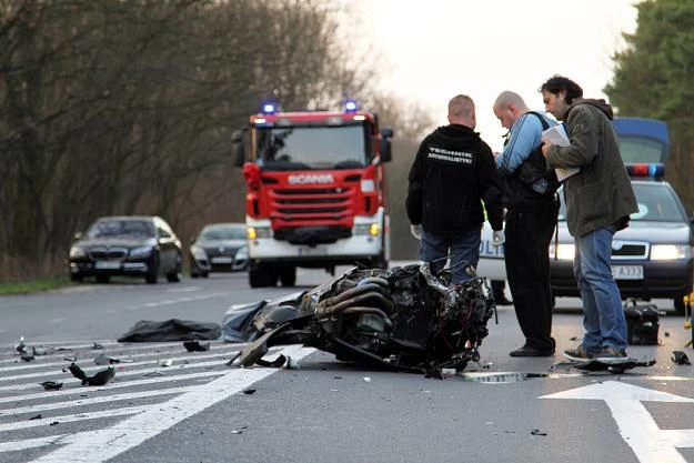 W tym wypadku zginął motocyklista, który najechał na tył ciężarówki  / Fot: Piotr Jedzura