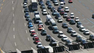 Policja nie przewiduje czarnych dni korków na autostradach